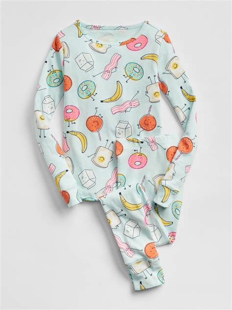 Made with organic cotton, these pajamas are gentle on delicate skin and provide the ultimate comfort for your little bundle of joy. . Gapkids pajamas